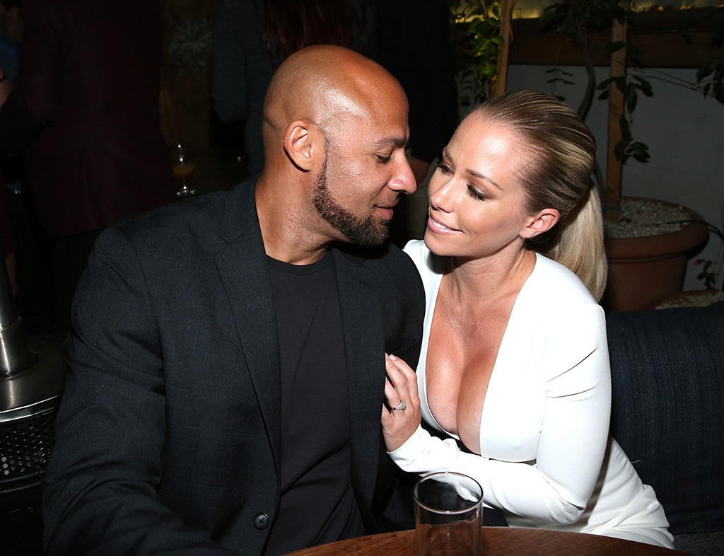 Kendra Wilkinson-Baskett, Hank Baskett