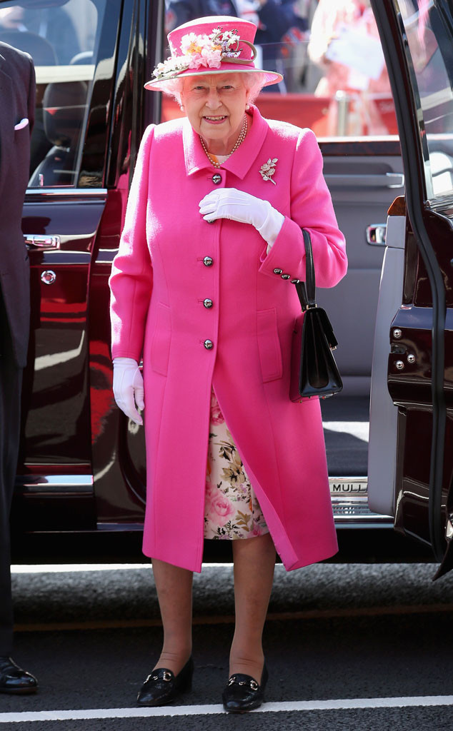 queen elizabeth pink dress - Cerca con Google
