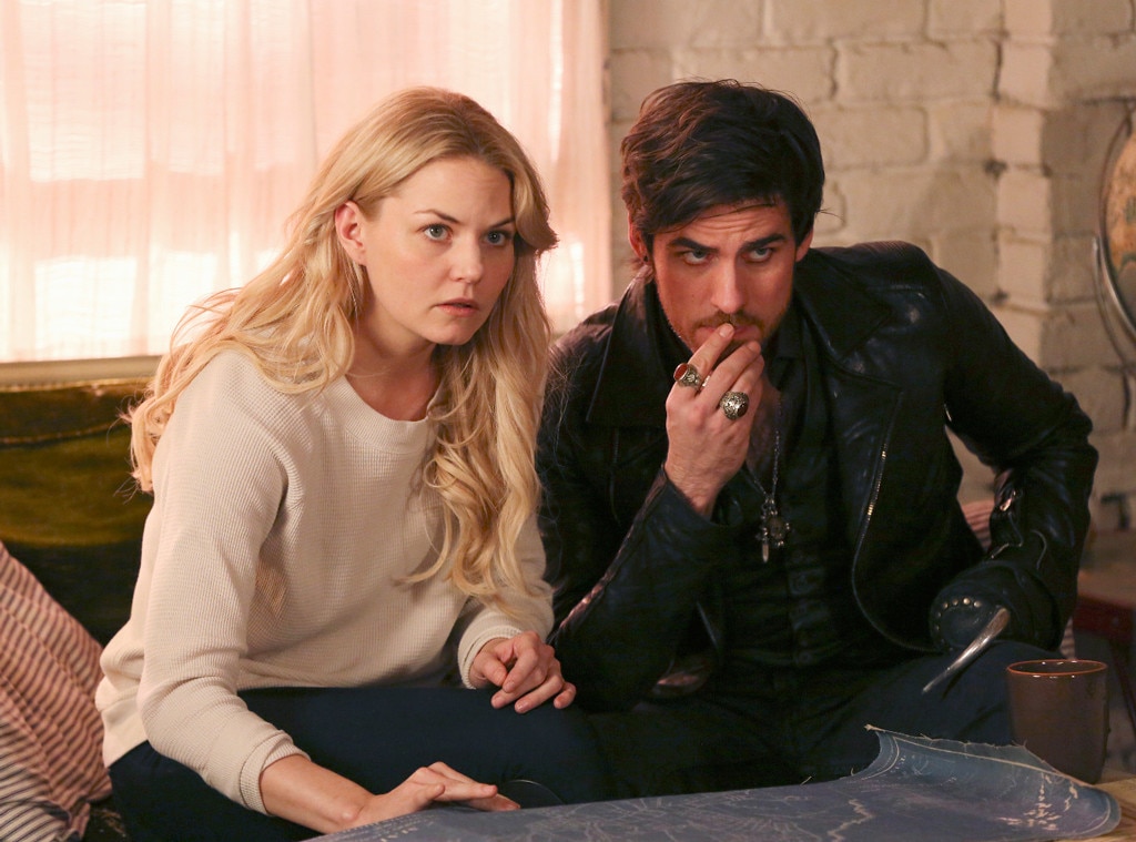 emma-and-hook-once-upon-a-time-from-the-50-greatest-tv-couples-ever