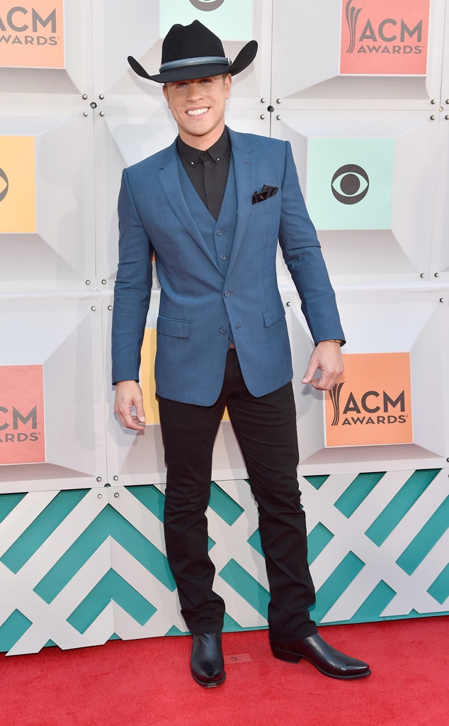 Dustin Lynch from ACM Awards 2016 Red Carpet Arrivals E! News