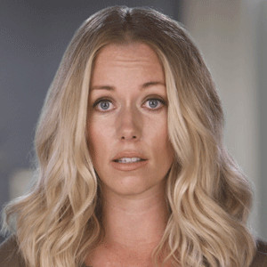 Kendra Says She S Divorced Her Mom And Brother