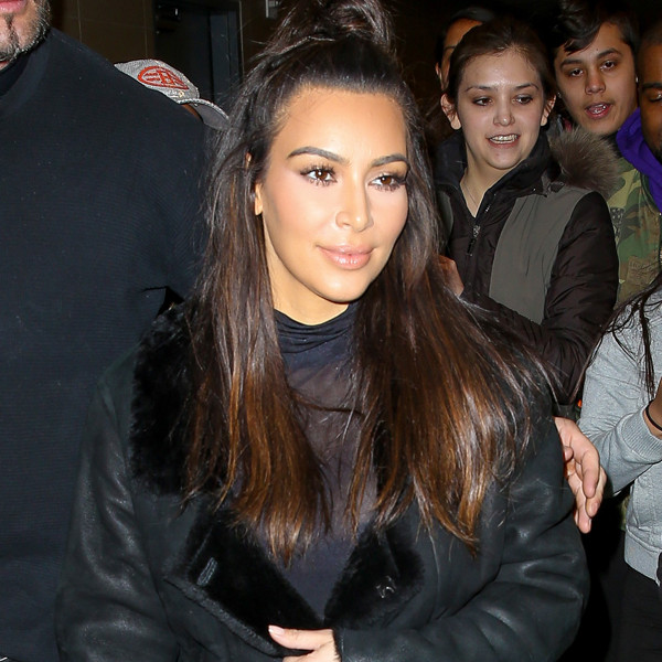 Kim Kardashian Plays Paparazzi During Family Vacation In Vail E Online