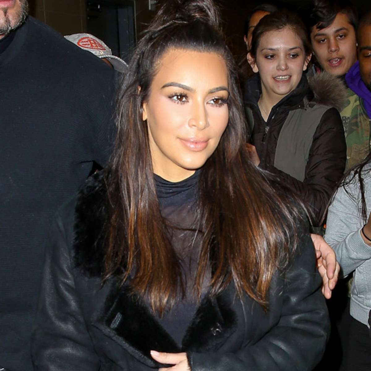 Kim Kardashian Plays Paparazzi During Family Vacation In Vail E Online Kim Kardashian Plays Paparazzi During Family Vacation In Vail E Online