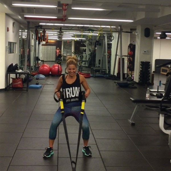 Candace Cameron Bure Works Off That B Day Cake In The Gym E Online