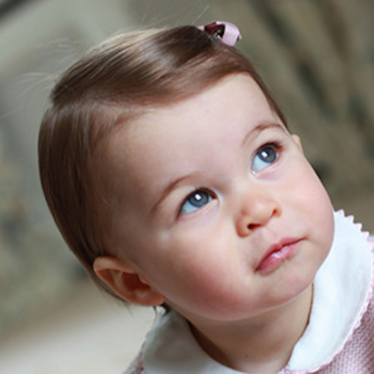 Princess Charlotte Looks Like Her Brother Prince George in New Photos - Online