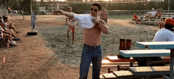 An Ode To Top Gun S Ridiculous Volleyball Scene E Online Uk An Ode To Top Gun S Ridiculous Volleyball Scene E Online Uk