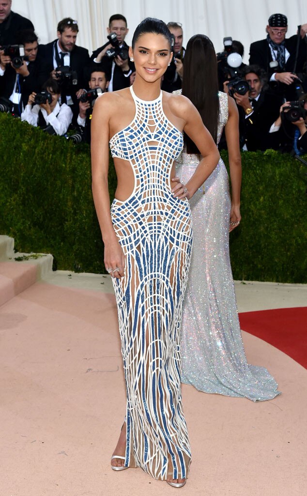 Kendall Jenner, MET Gala 2016, Arrivals, Red Carpet Fashions, Kardashian Met Gala Widget