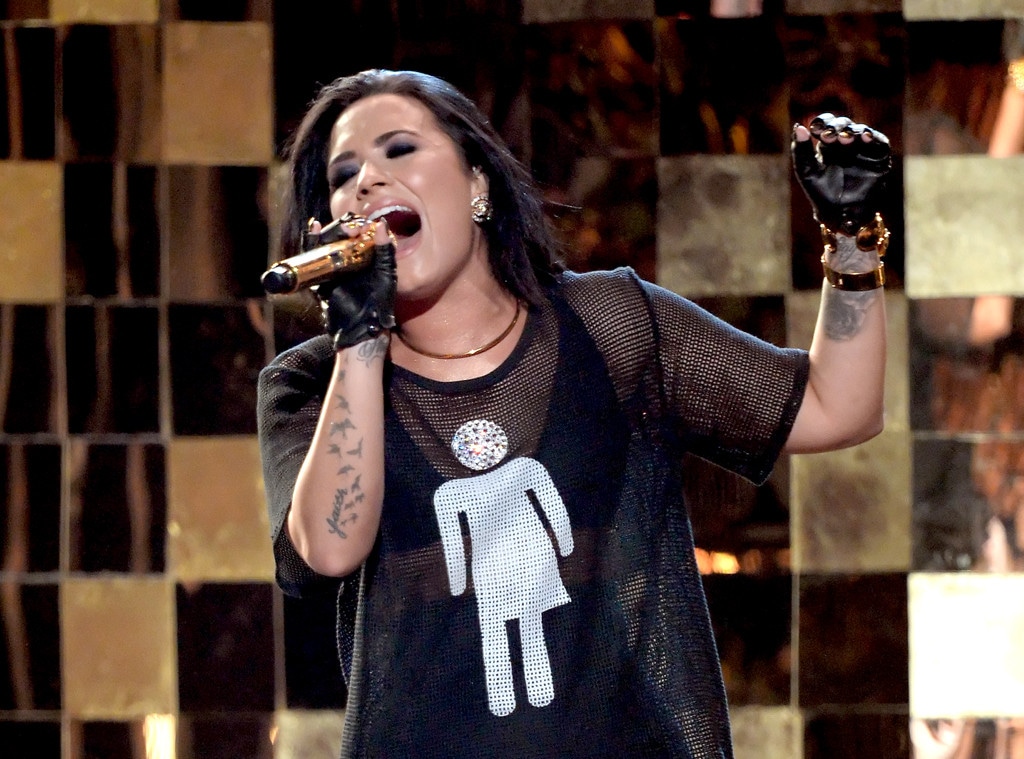 Demi Lovato, 2016 Billboard Music Awards, Show