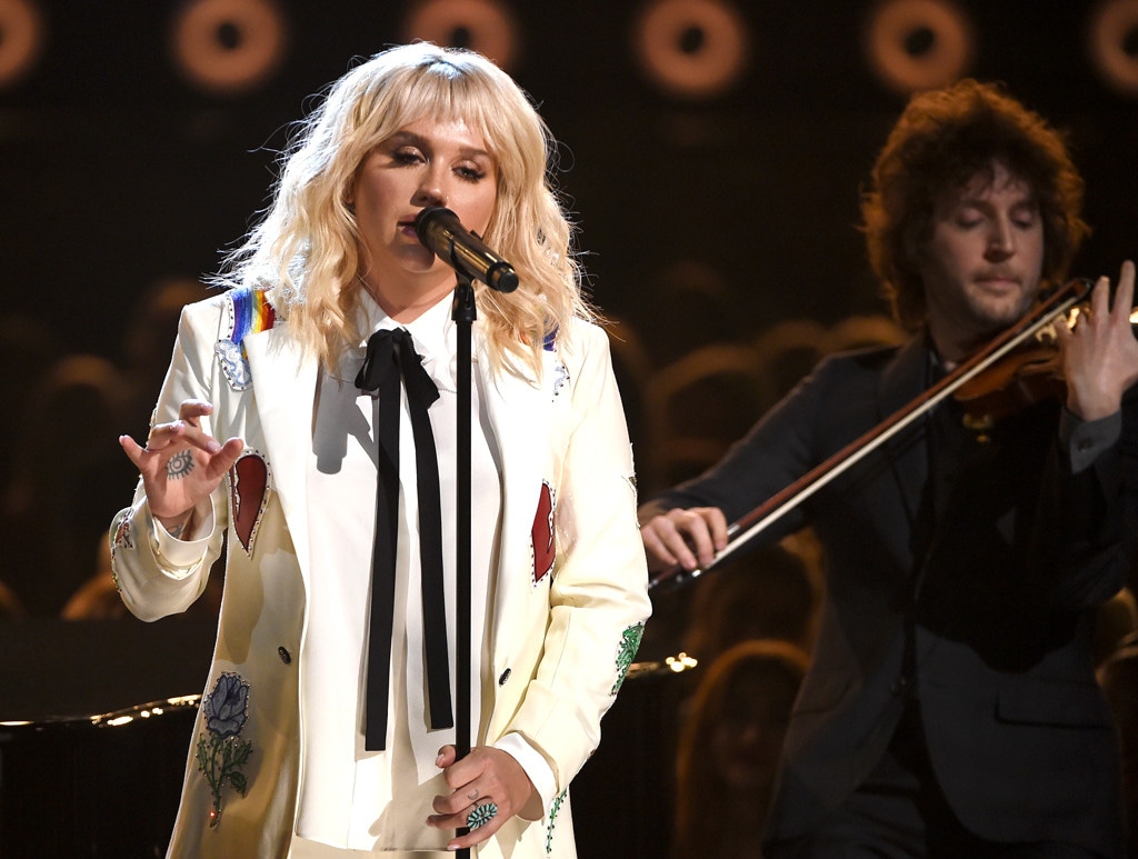 Kesha, 2016 BIllboard Music Awards, show