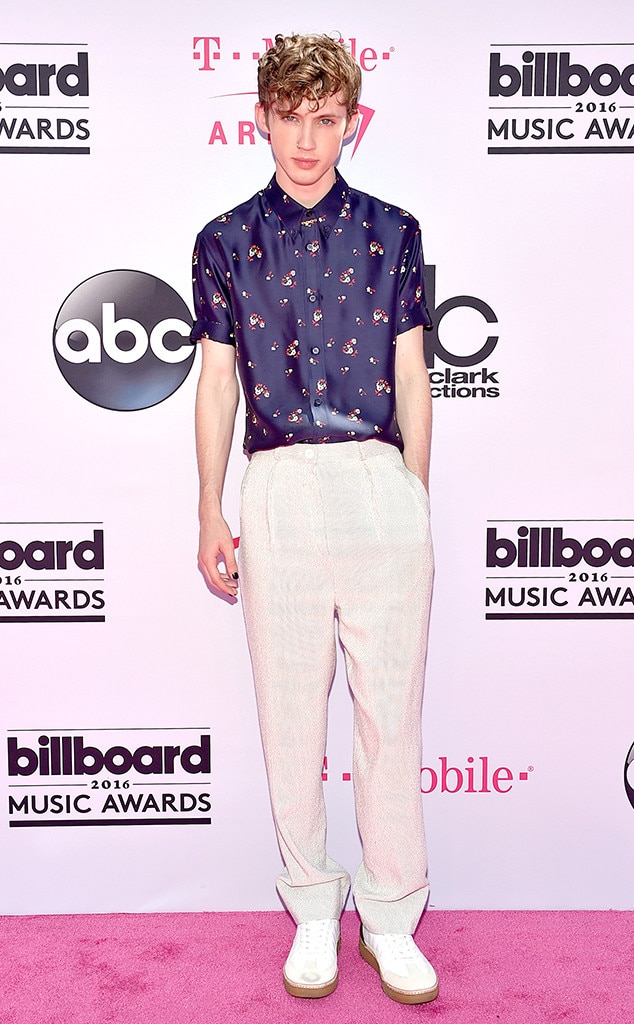 Troye Sivan from Billboard Music Awards 2016 Red Carpet Arrivals | E! News