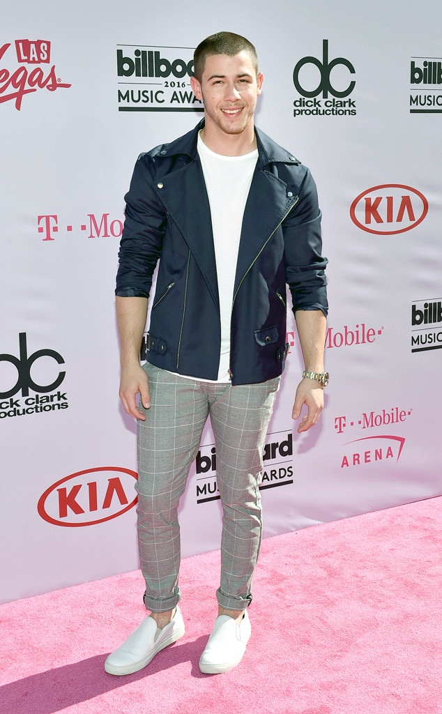 Nick Jonas, 2016 Billboard Music Awards