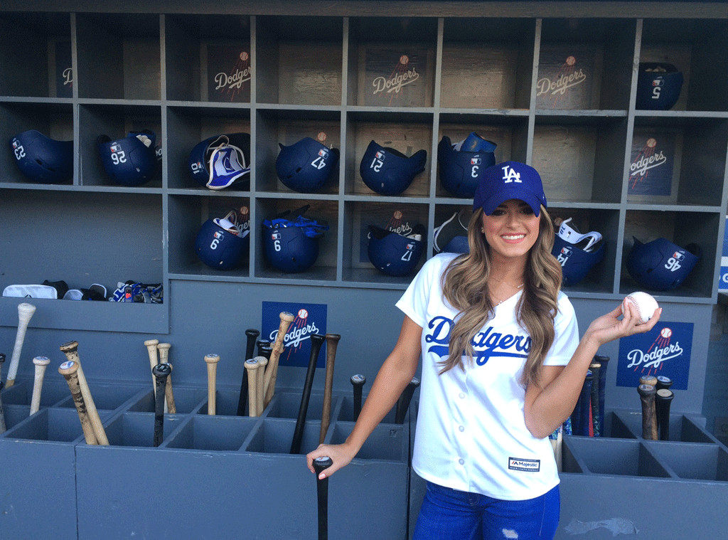 Jessica Alba Throws First Pitch at Dodgers Game - Check Out Her Throwing  Skills!, jessica alba throw…