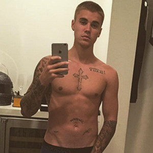 Justin Bieber Grabs His Crotch In Risqué Selfie E News Australia