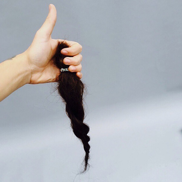 Twitter Has Collective Heart Attack Over Harry Styles and His Haircut - E!  Online
