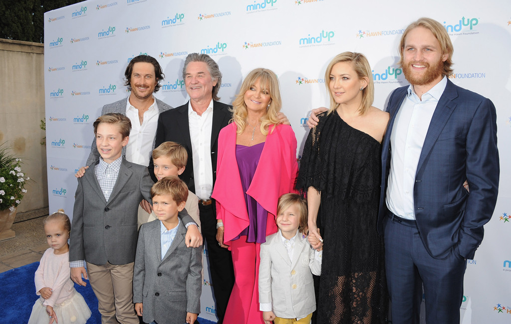 Photos From Goldie Hawn Kurt Russell Romance Rewind E Online