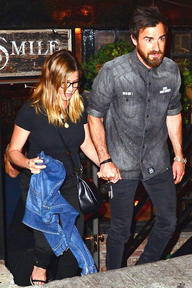 Jennifer Aniston and Ex Justin Theroux Dine in NYC and She Leaves