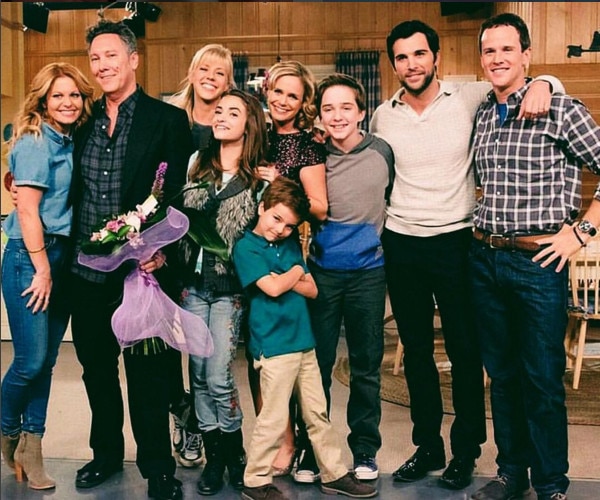TBT from Fuller House Is Here BehindtheScenes Pics from the Netflix
