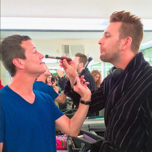 Steve vs. Matt from Fuller House Is Here BehindtheScenes Pics from the Netflix Revival E! News