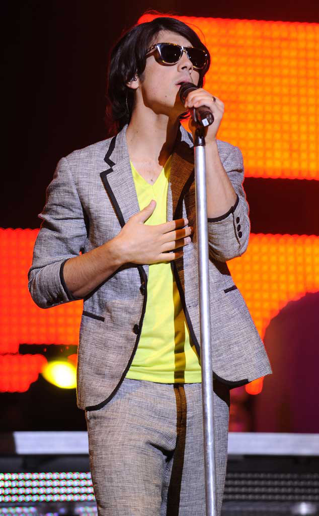 An Ode to Camp RockEra Joe Jonas, the Ultimate Teen Heartthrob of the