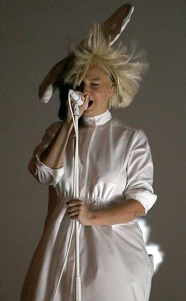 Sia Accidentally Shows Her Always-Hidden Face On Stage - E! Online