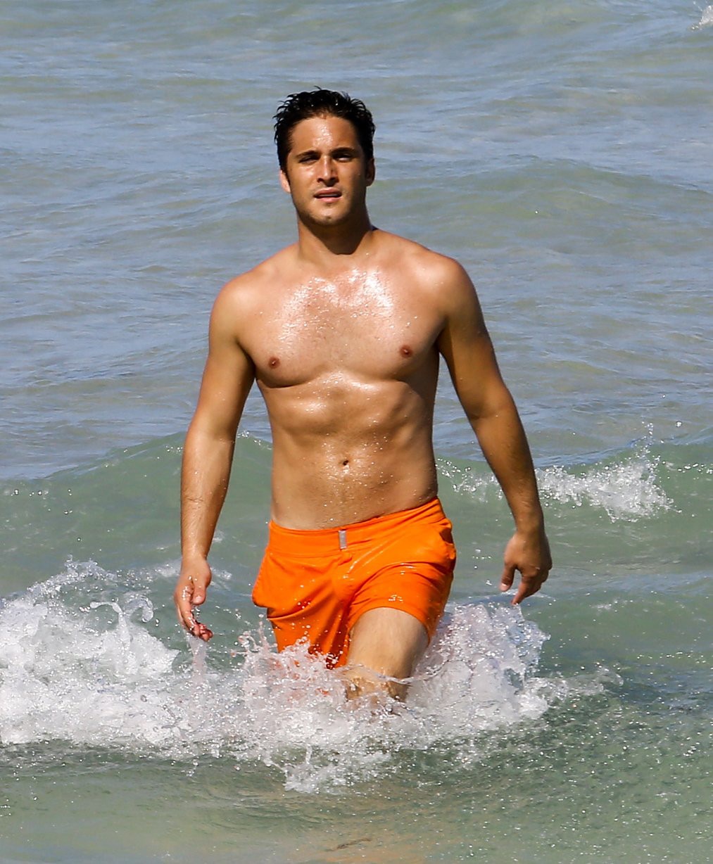 Diego Boneta Nude