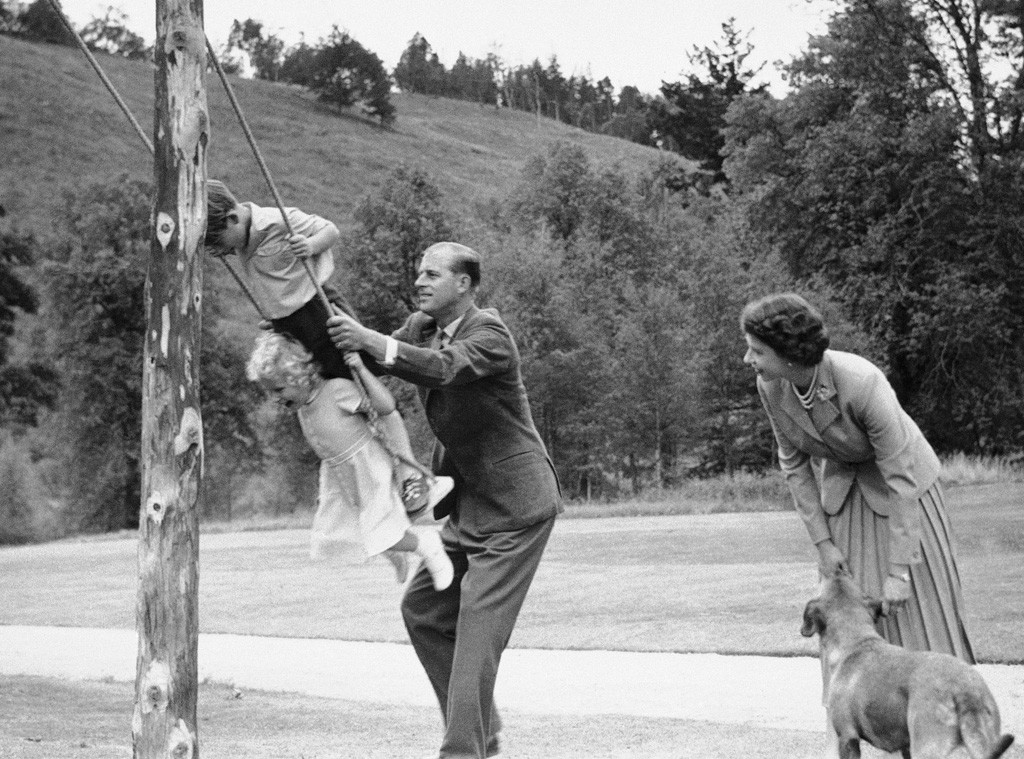 Queen Elizabeth, Prince Philip, Prince Charles, Princess Anne, 1955, Widget, Life in Pictures