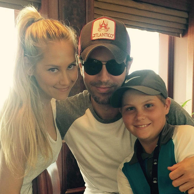 Anna Kournikova Enrique Iglesias Give Fans An Insight Into Time With Daughter Masha
