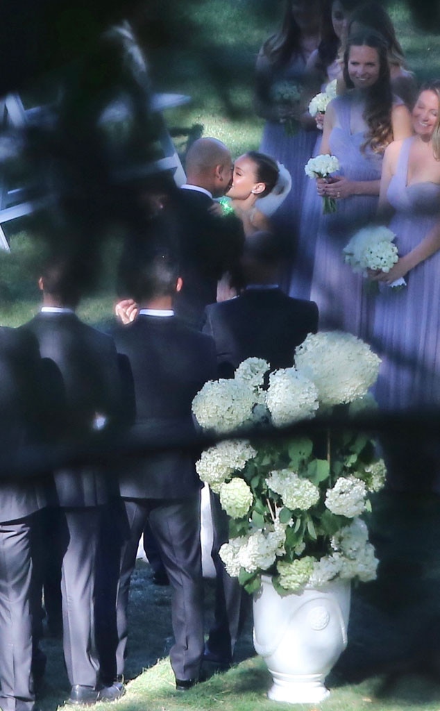 Derek Jeter and Hannah Davis Are Married: See Beautiful Wedding Photos ...