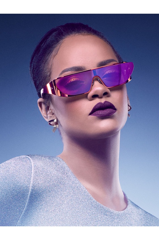 Siege Expense Elegance Rihanna estrela campanha de sua linha de óculos para Dior - E! Online Brasil
