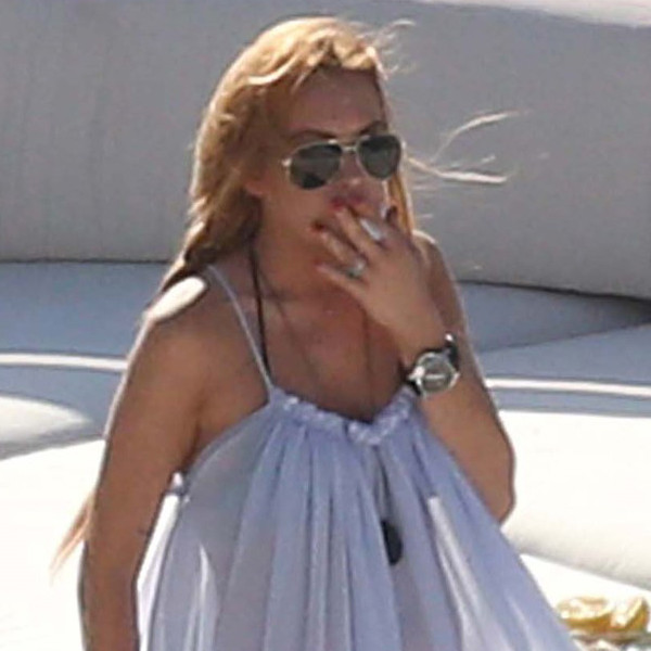 Lindsay Lohan Spotted Smoking Amid Pregnancy Claims - E! Online