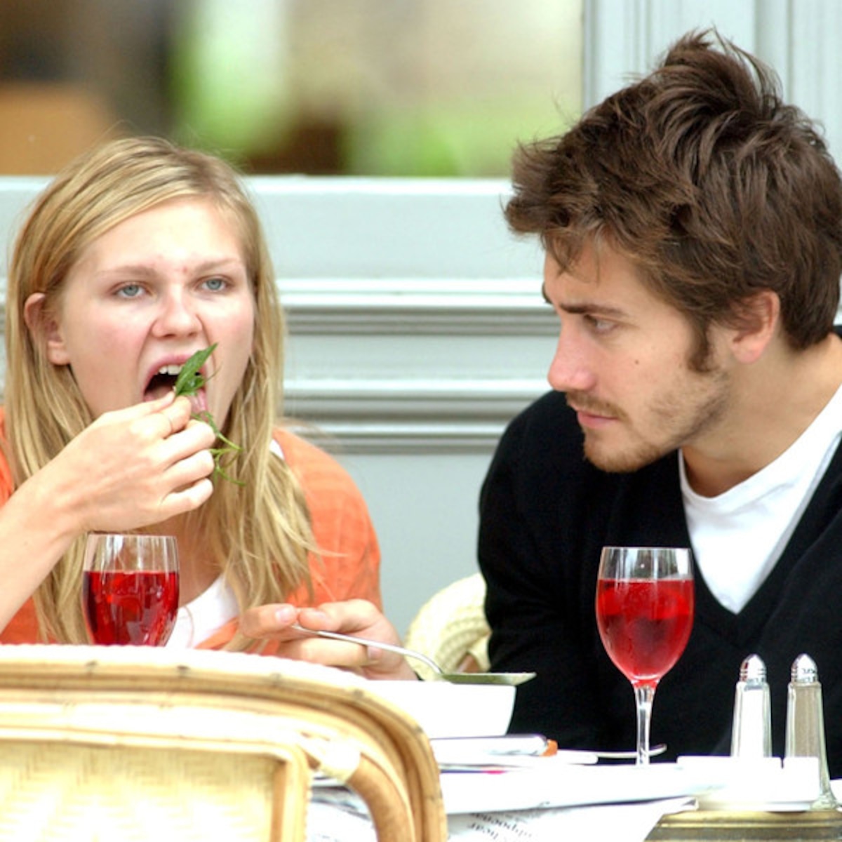 Never Forget When Jake Gyllenhaal Hated How Kirsten Dunst Ate Salad - E! Online