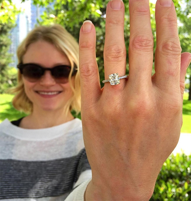 Emilie de Ravin, Engagement Ring