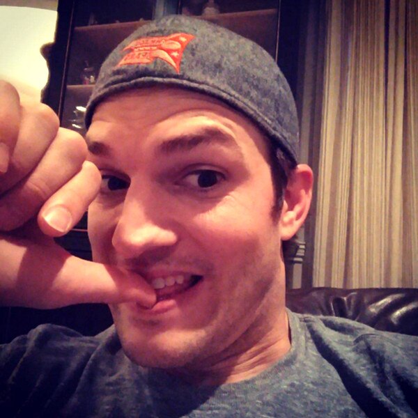 Ashton Kutcher Can t Keep A Straight Face After His Daughter Wyatt 