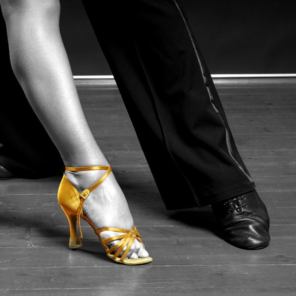 [https://akns-images.eonline.com/eol_images/Entire_Site/2016725/rs_600x600-160825195557-6--.dwts-generic.jpg?fit/u003daround%7C1200:1200/u0026output-quality/u003d90/u0026crop/u003d1200:1200