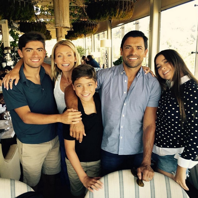 How Mark Consuelos and Kelly Ripa Make It Work While Working on ...