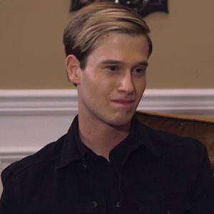 Tyler Henry Tears Up On The Hollywood Medium Season 2 Premiere E