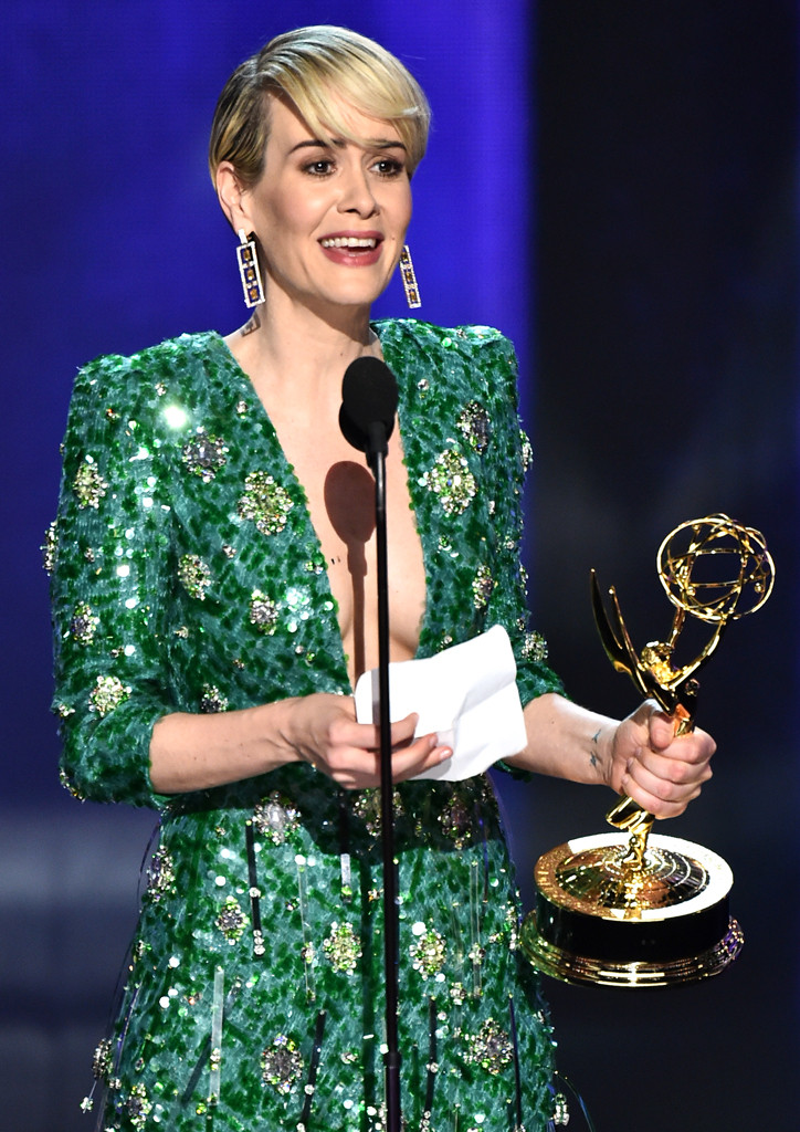 Rs 724x1024 160918185832 634.Sarah Paulson Emmy Winners.ms.091816 ?fit=around|600 467&crop=600 467;center,top&output Quality=90