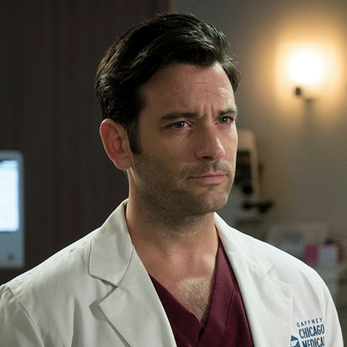 Dr Rhodes Chicago Med How Chicago Med's Newest Addition Is Shaking Things Up - E! Online