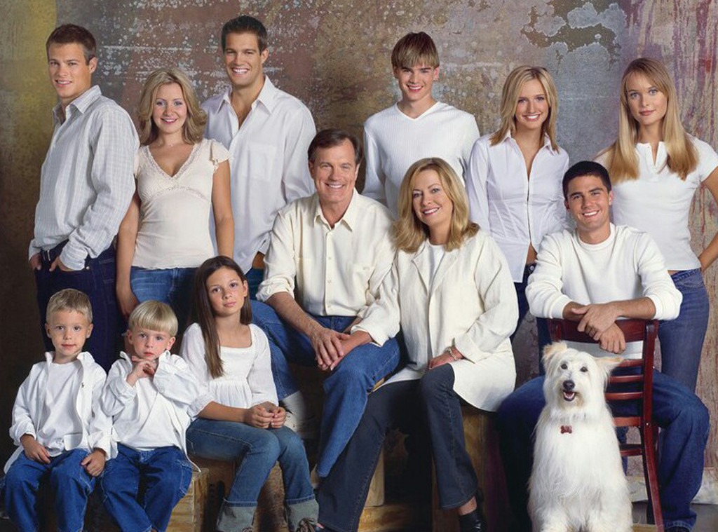 7th Heaven Mom Is Down for a Reunion (If the Dad Is Dead) | E! News