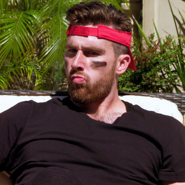 Travis Kelce Referees ''Petty'' Girl Fight on Catching Kelce