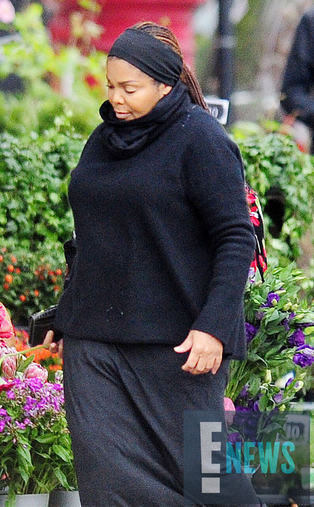 Pregnant Janet Jackson Stops To Smell The Roses In London E Online