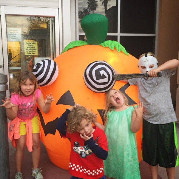 Tori Spelling, Celeb Kids Celebrate Halloween 2016