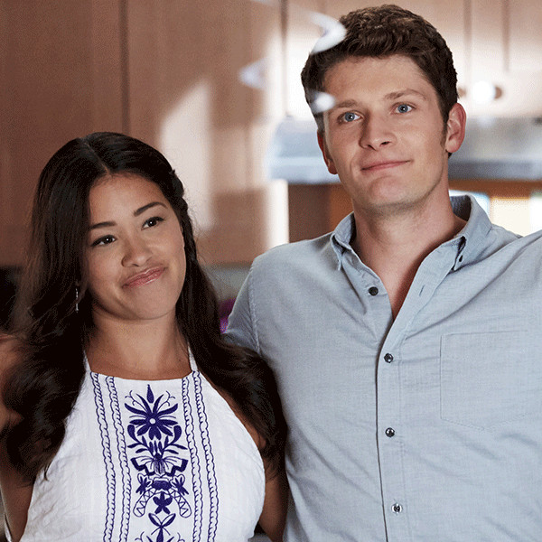 Jane The Virgin No More Jane And Michael Are Finally Having Sex E 