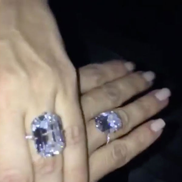 خاتم كيم كارداشيان (E!NEWS).