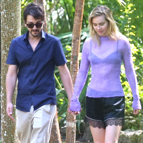 Diego Luna and Suki Waterhouse Spotted Kissing in Mexico E! Online(00)