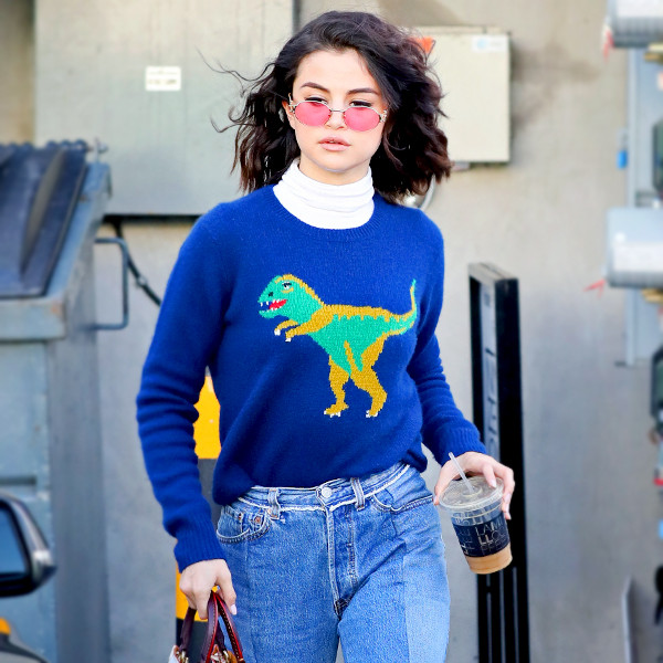 Affordable 80s Jeans That Could Turn Back Time  Selena gomez street style,  Selena gomez outfits, Selena gomez style