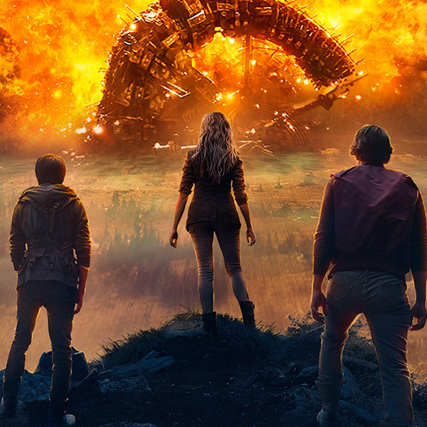 The 100 Faces Fiery New Danger in the Season 4 Poster E! Online UK