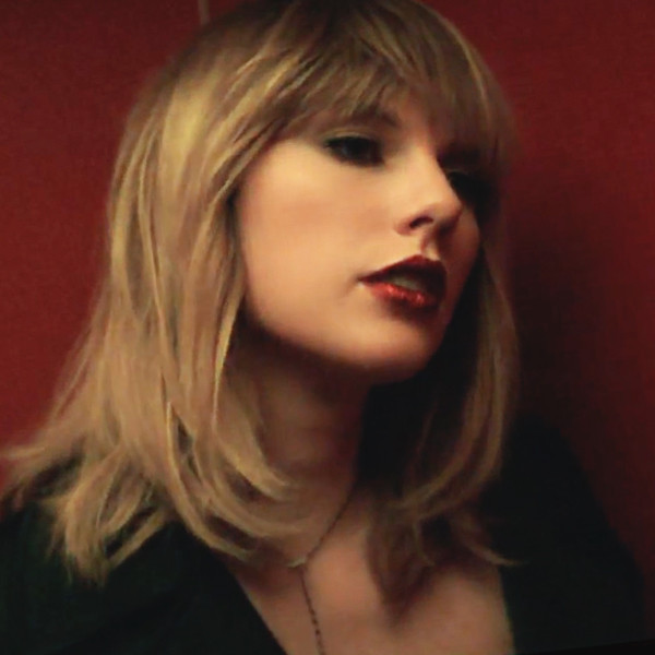 Taylor Swift Gets Lippy In This Bts Video E Online