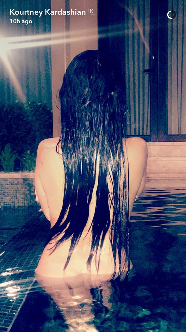 Kourtney Kardashian Goes Skinny Dipping In Costa Rica E News