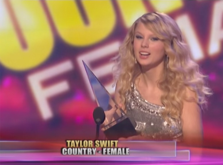 Taylor Swift, First AMAs Win